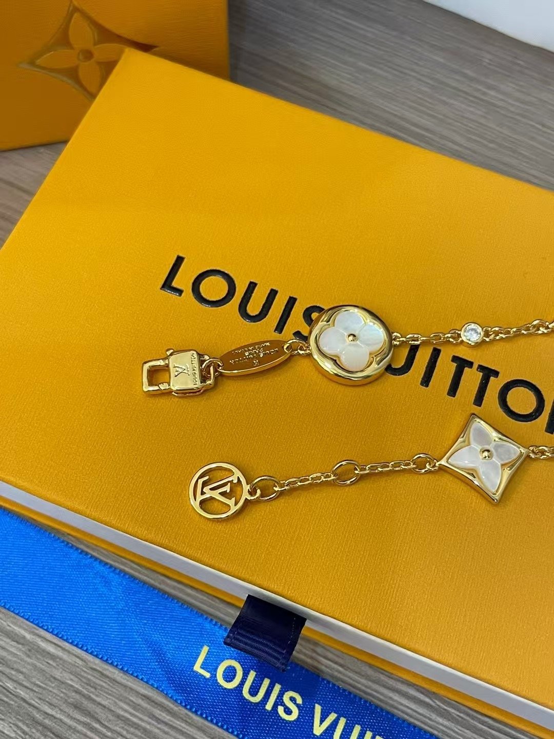 9048fc7ee5782c67b8d458659655ab1e