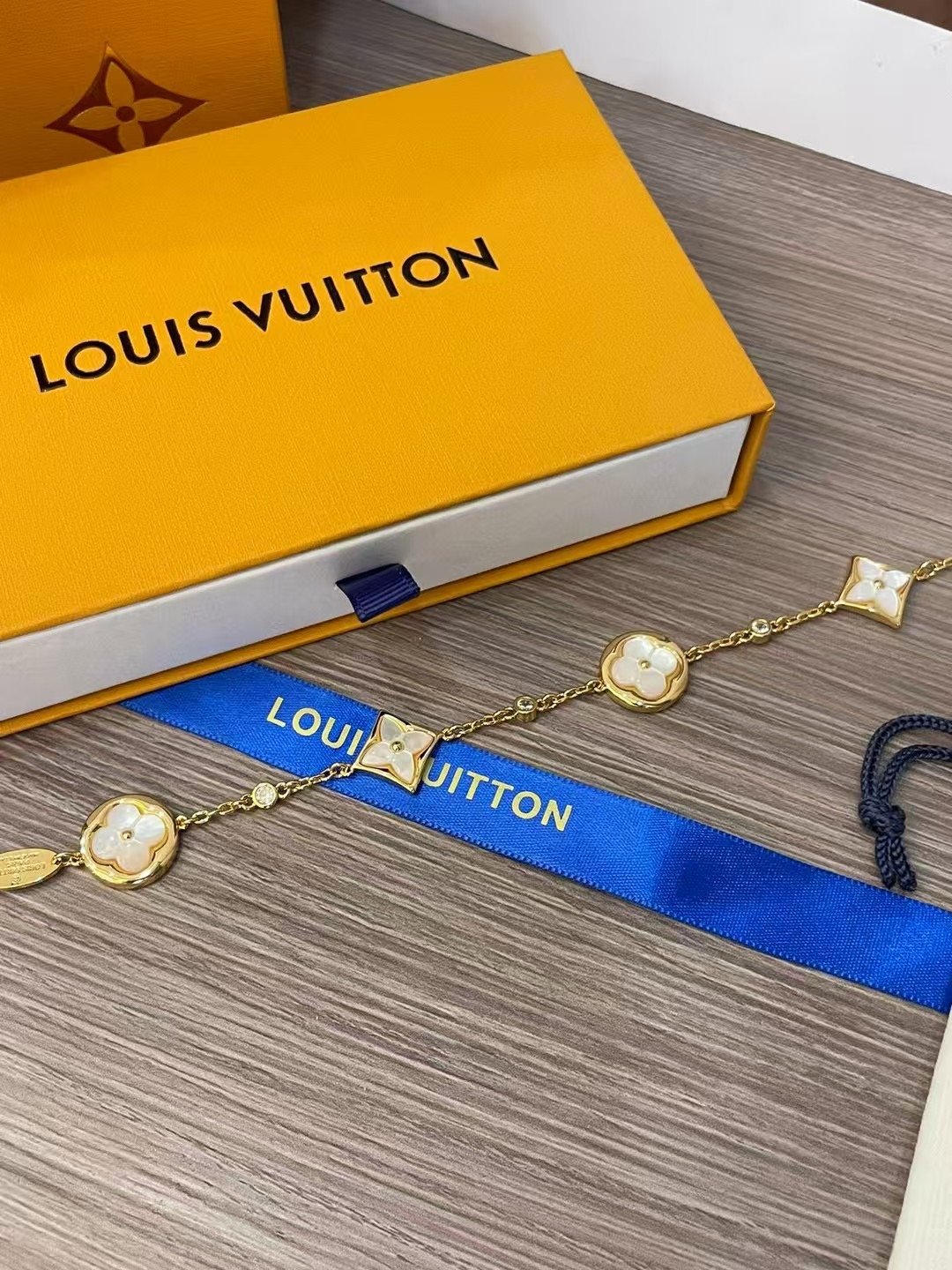 ad6a96878269e99bd7e4a3b554f22b69