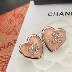 Pink heart-shaped stud earrings