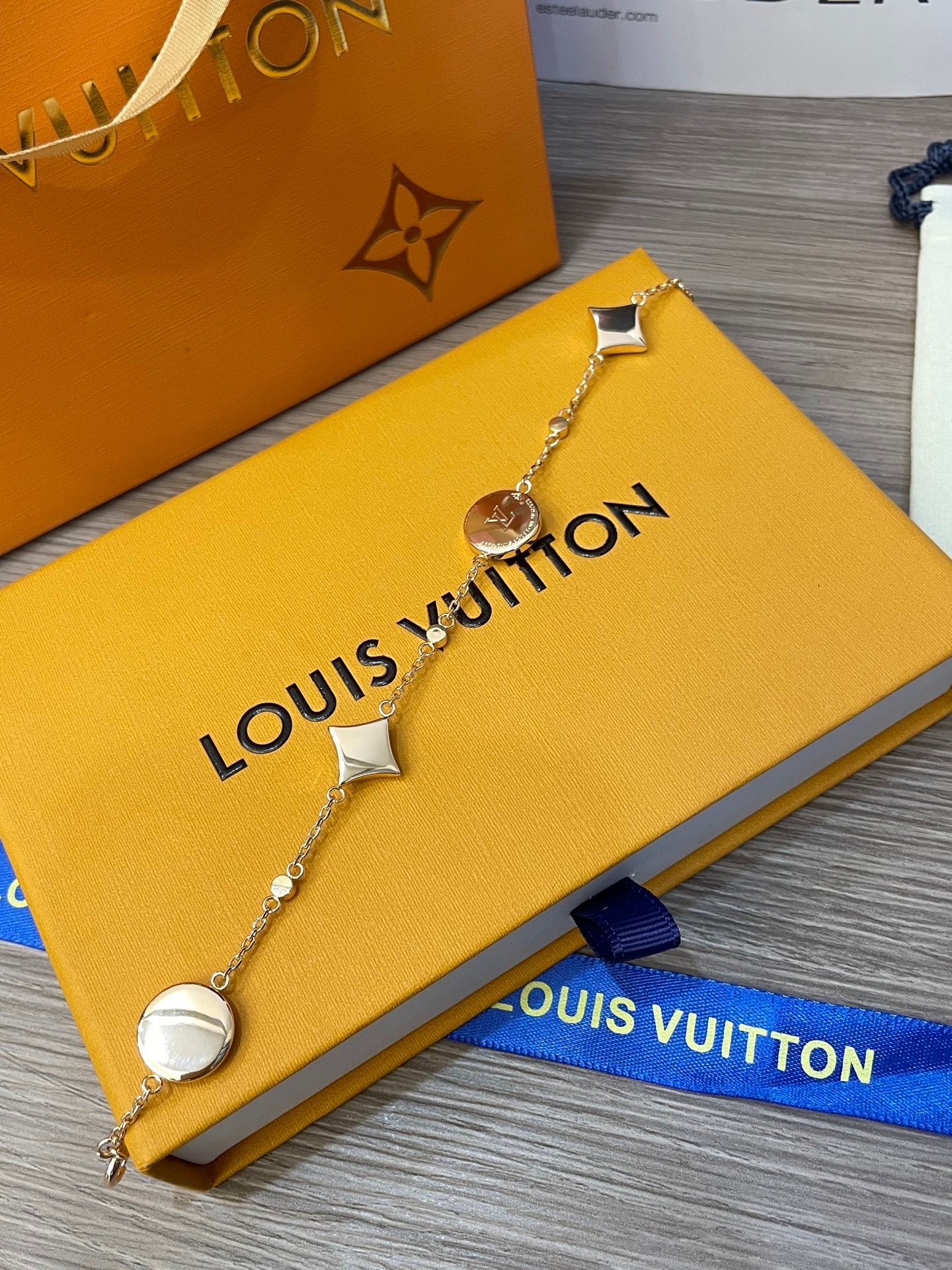 f8864efe49fa99f93ef174fb2ad39820