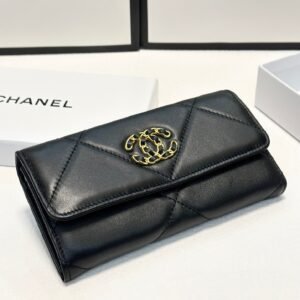 CHANEL purse