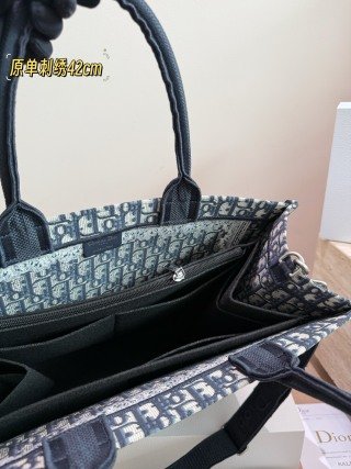 5761ecaab005acb2c84318f9c06c6227